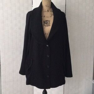 Woman’s Torrid Jacket Plus size 4 washable color black button down front.   #214